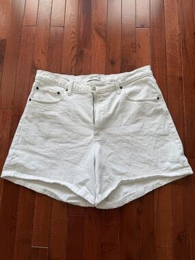 White High-Waist Women's Denim Shorts - Abercrombie Dad Short